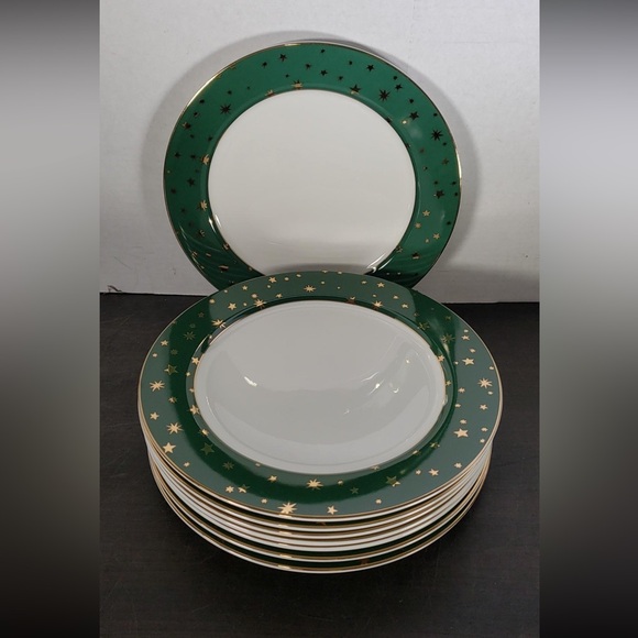 Sakura Other - Sakura Galaxy Green w/14 Carat Gold Star ~ 6 Dinner, 2 Lunch, 8 Mugs